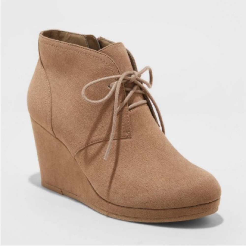 UNIVERSAL THREAD Bessie Taupe Wedge Bootie